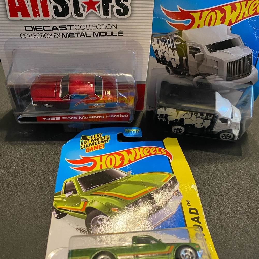 Diecast Toy Car Set - Red, Green, White